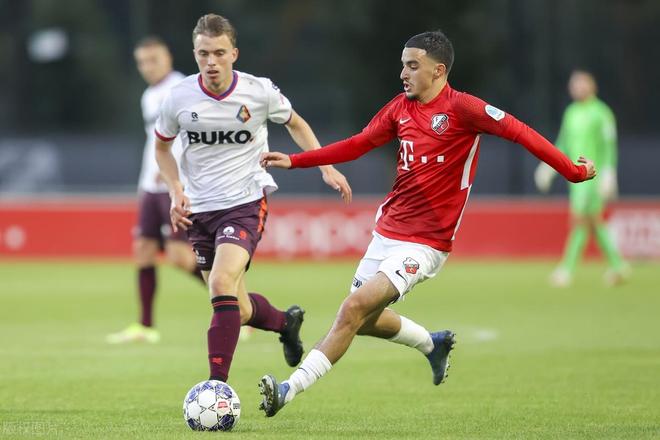 中韩两队展 中韩两队展