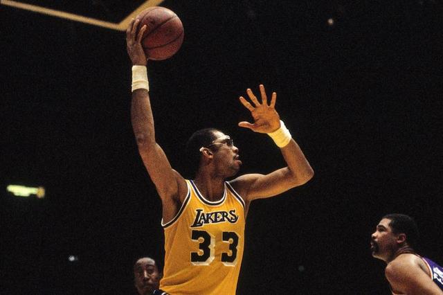 而且队友们 而且队友们